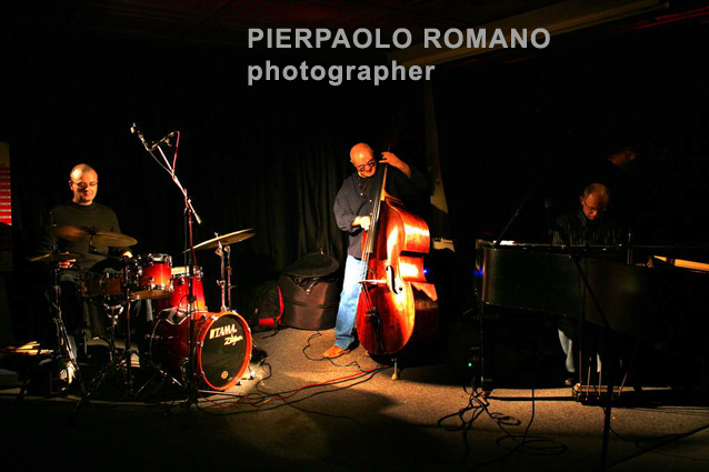 JazzClub dell'Antica Birreria Alla Bornata - 05.12.2005 concerto Birro - Testa - Bagnoli trio - Fotografie di PIERPAOLO ROMANO